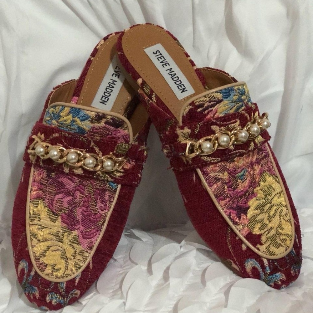Woman's Steve Madden Musk Brocade Mule 6M